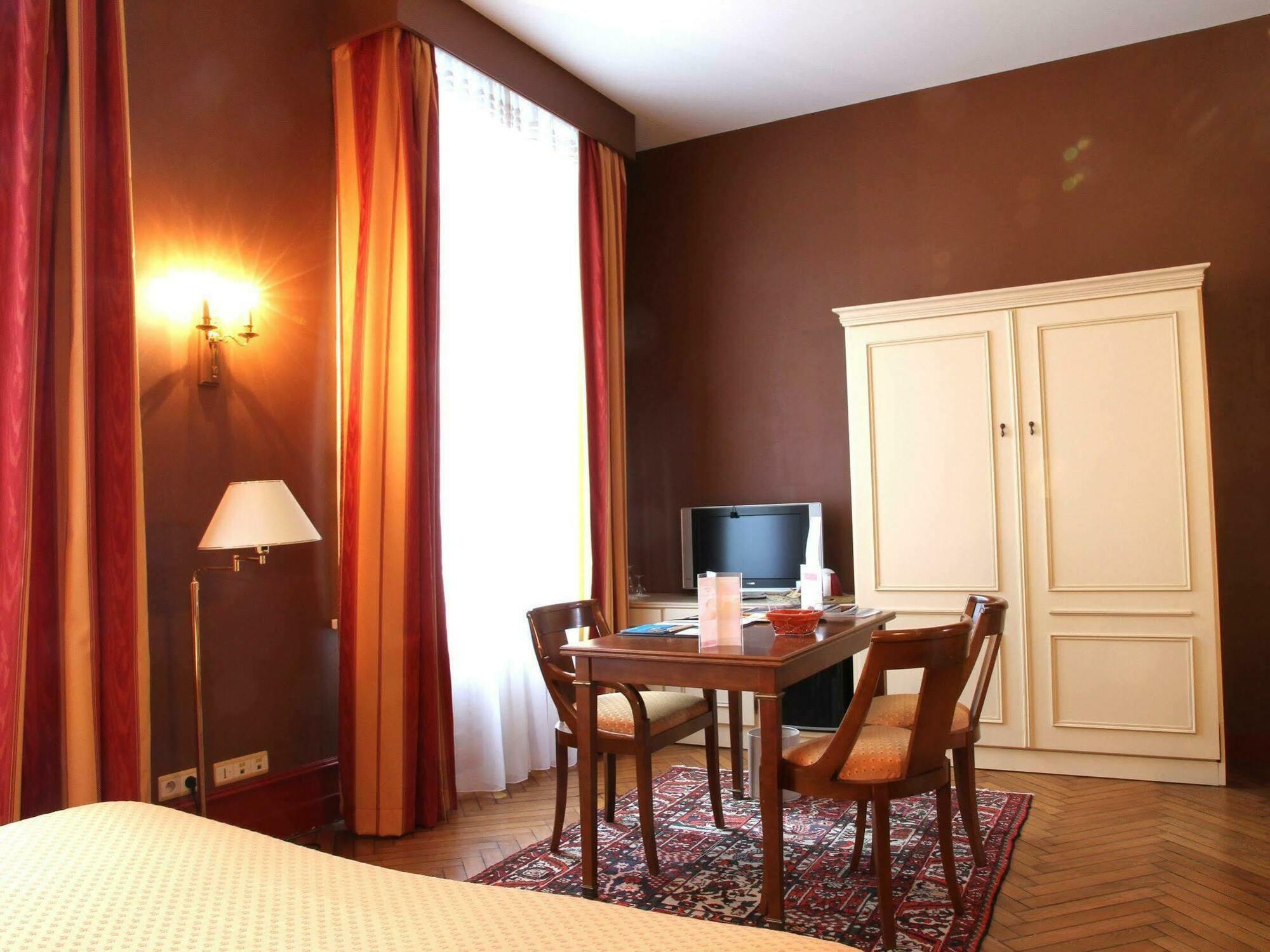 Ermitage Bouquet Hotel Rouen Kültér fotó